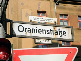 Straßenschild Oranienstraße in Berlin Kreuzberg