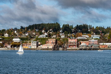 Fototapeta na wymiar view of the town with sailboat
