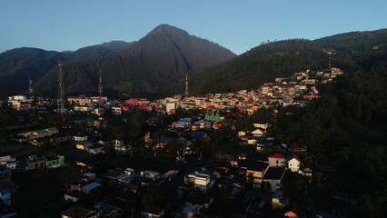 Telaga Sarangan, also known as Telaga Pasir, is a natural lake located at an altitude of 1,200 meters above sea level and is located on the slopes of Mount Lawu, East Java.