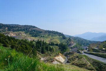 夏の万座から見た山並み