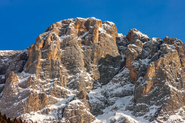 Dolomiti di Fassa; le Pale di San Martino viste dalla Val Venegia. Monte Mulaz (2.906 m).