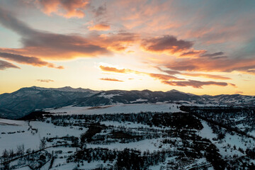 Obraz premium Armenian highlands at sunset. Winter photo