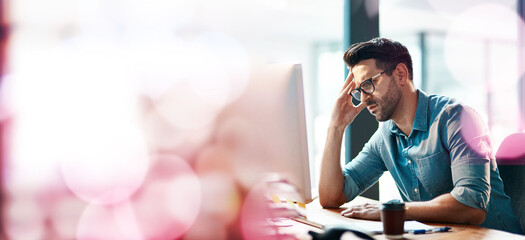 Stress, headache and businessman on computer with banner, bokeh and mockup. Tired worker, burnout and pain on desktop pc with anxiety, fatigue and problem of mistake, mental health and mock up space - obrazy, fototapety, plakaty