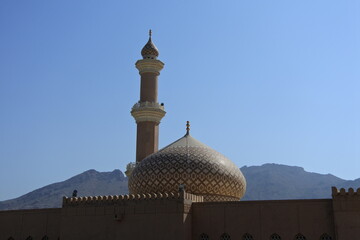 Blick vom Fort in Nizwa auf die Moschee