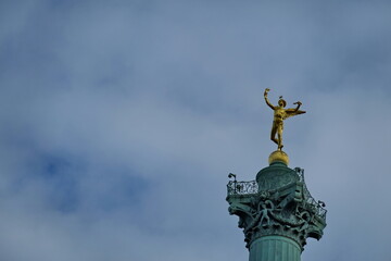 Génie de la Liberté sur la Colonne de Juillet, Place de la Bastille. Paris. 