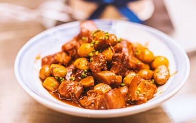 close up of a bowl of chicken