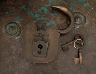 old lock and key