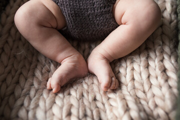 dziecko, stopy, malutkie, noworodek, niemowlę, wełna