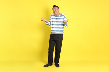 Fototapeta premium 40s Asian Man