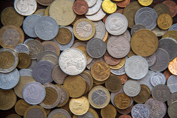 Grupo de monedas de distintos paises
