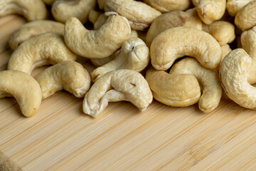 ready to eat and peeled cashew nuts