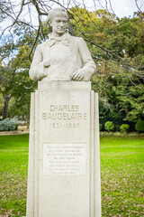 Obraz premium Statue of Baudelaire by Pierre-Felix Masseau located in the Luxembourg Garden of Paris, France