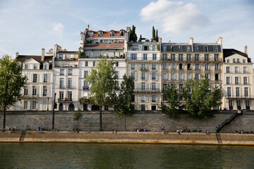 Fototapeta na wymiar Bank of the Seine river. Ile de la CitŽ. France. France.