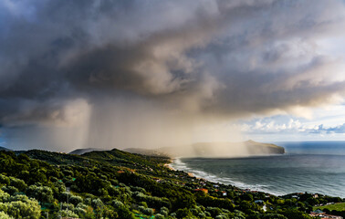Pluie locale sur Marina di Camerota