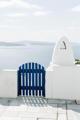 Obraz premium Gate on Santorini in Greece