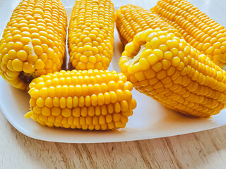 Boiled corn in a bowl