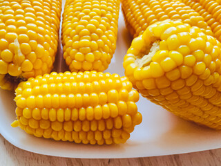 Boiled corn in a bowl