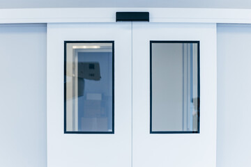 Doors in modern operation room