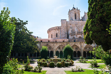 Fototapeta premium Cloister of the Cathedral of Tarragona, a Roman Catholic Church built in early-12th-century in Romanesque architectural style.