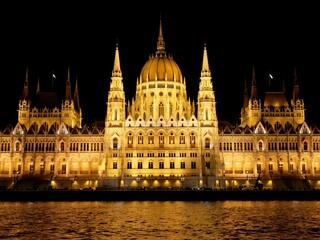 Fototapeta premium hungarian parliament at night