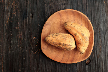 Ubi CIlembu Mentah, Raw Cilembu Sweet Potato.