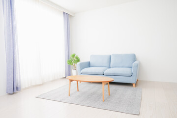 誰もいないシンプルな部屋