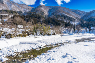 Fototapeta na wymiar 岐阜県白川郷の冬の風景