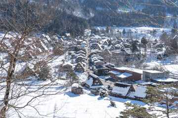 合掌造りで有名な岐阜県にある世界遺産 白川郷の風景