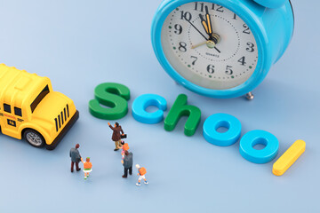 Pick up the school bus at school hours