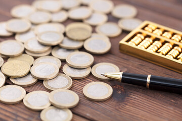 Financial investment Euro coin gold counting bead pen