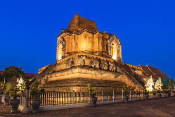 Fototapeta premium Chedi Luang stupa in historic center of Chiang Mai, Thailand