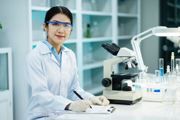 women working in the laboratory