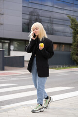 Naklejka premium Young woman 