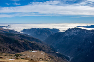 Fototapeta premium mountains and clouds