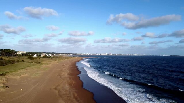 Vista a&eacute;rea de la Playa Mansa de Punta del Este, Uruguay
