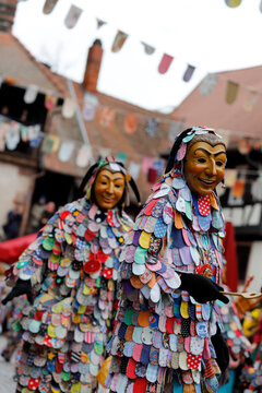 Schw&auml;bisch-alemannischer Fasching", Fasnet", traditioneller Faschingsumzug mit Hexen, Gengenbach Schwarzwald.