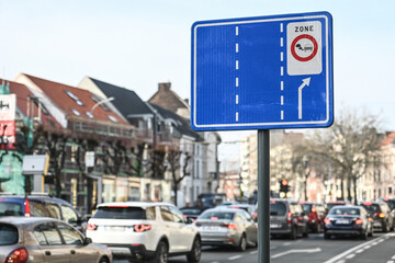 Belgique Belgie Gand Gent Ghent zone carbone pollution environnement signalisation zero vitesse 30 auto voiture - obrazy, fototapety, plakaty