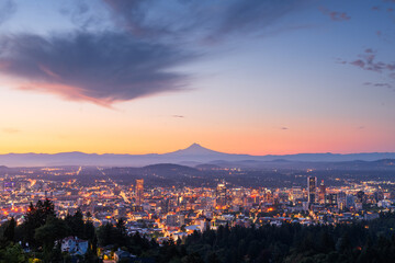 Portland, Oregon, USA skyline at dawn with Mt. Hood