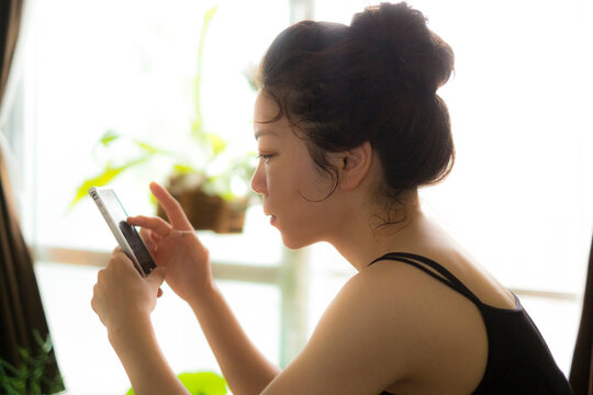 女性の横顔 Images – Browse 392 Stock Photos, Vectors, and Video