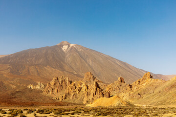 Fototapeta na wymiar El Teile volcano with eroded spires