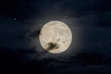 Fototapeta na wymiar Cloudy full moon night