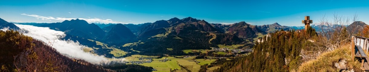 Fototapeta premium High resolution stitched alpine autumn panorama at the famous Buchensteinwand summit, St. Jakob in Haus, Tyrol, Austria