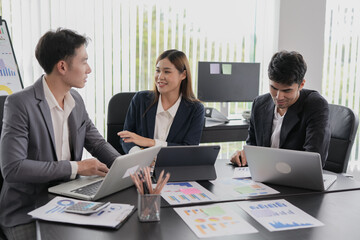 Asia business meeting   consultations of business people in the company's meeting room Discuss, present, present new projects, present 
