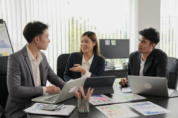 Asia business meeting   consultations of business people in the company's meeting room Discuss, present, present new projects, present 