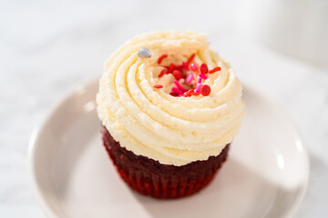 Red Velvet Cupcakes with White Chocolate Ganache Frosting