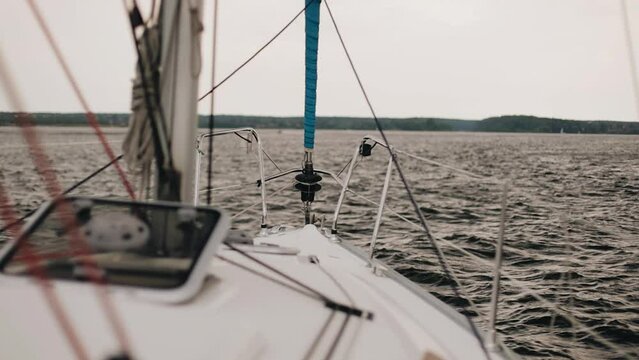 Shooting from the deck of a sailing boat while walking on the lake. Cool shots from the first person