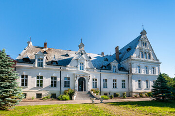 Fototapeta na wymiar Palace in Ojerzyce, Lubusz Voivodeship, Poland