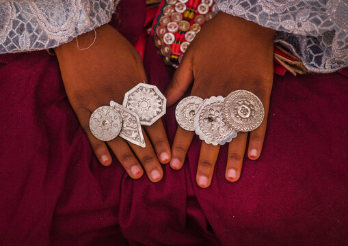Woman with Tuareg rings on the fingers, Tripolitania, Ghadames, Libya