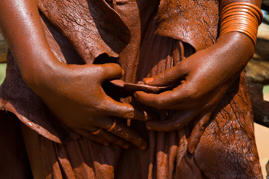 Hands of a uta woman from the Hamer tribe, Omo valley, Turmi, Ethiopia