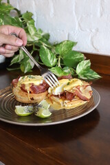 Huevos Benedictinos